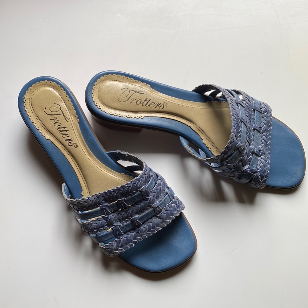 Trotters slip-on sandals; denim blue leather